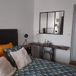 לינה וארוחת בוקר Les Du Vieux Quartier