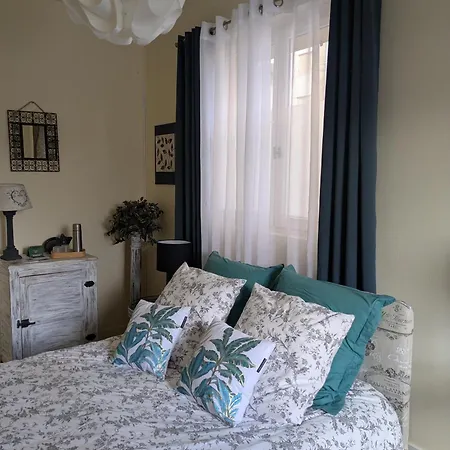 Les Du Vieux Quartier فندق مبيت وإفطار