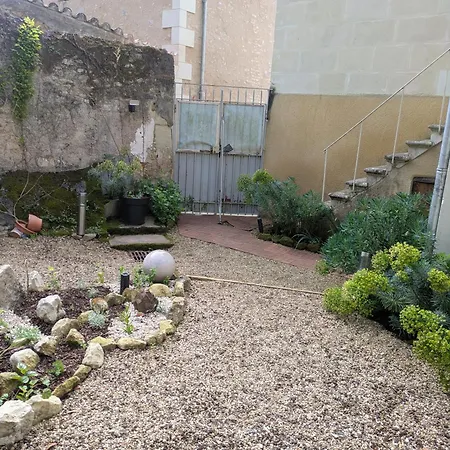 Les Du Vieux Quartier * תוארס